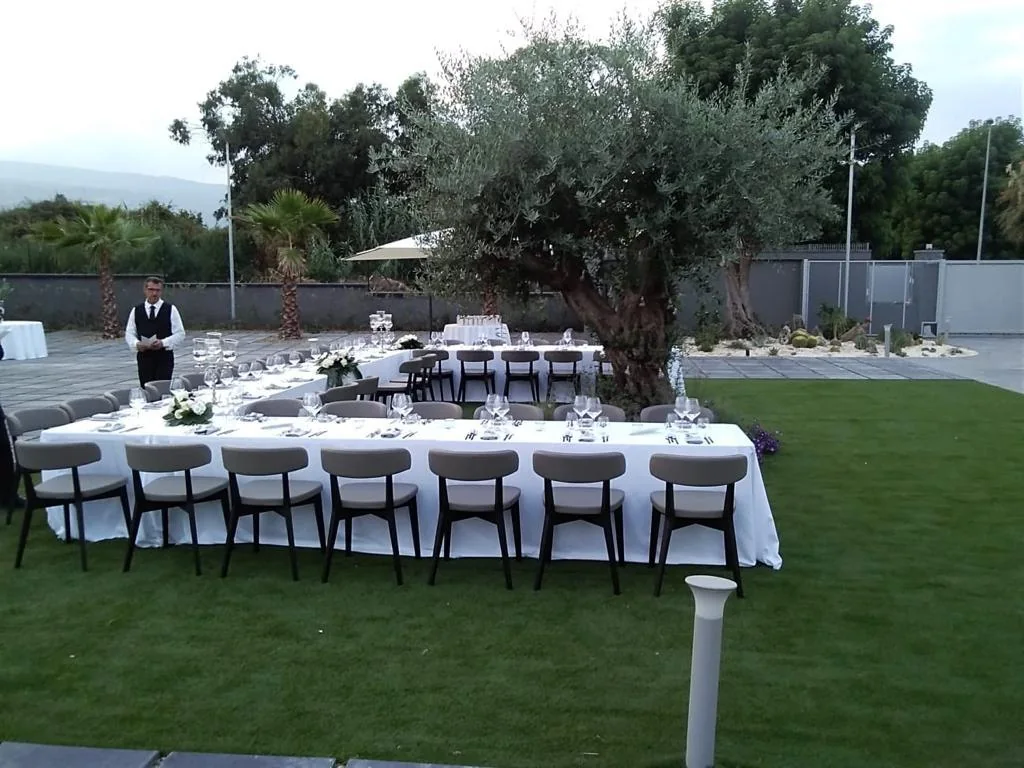 Allestimento per evento nel giardino del Santantonio Resort
