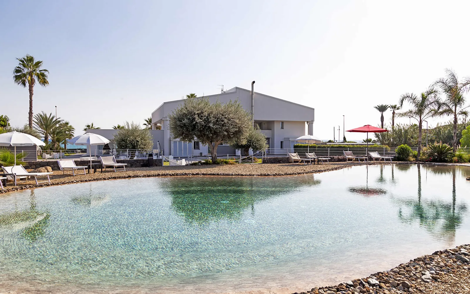 Piscina vista dalla struttura