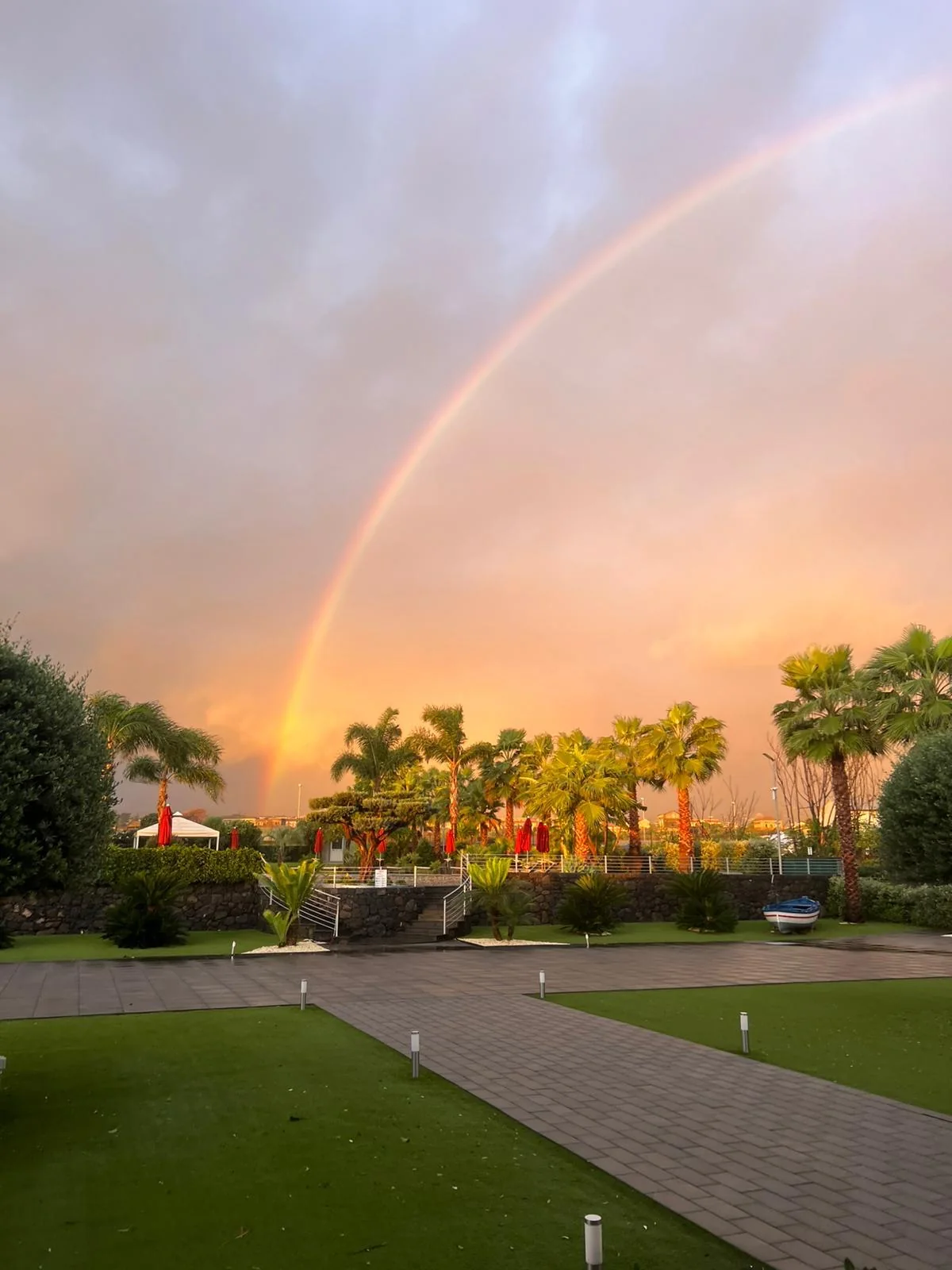 Arcobaleno sopra il giardino del Santantonio Resort